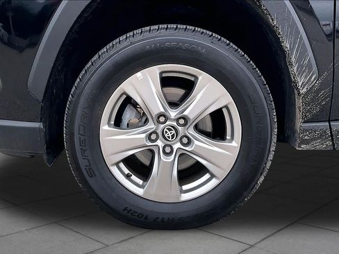 Used 2024 Toyota RAV4 XLE FWD image 11
