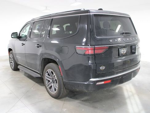 Used 2024 Jeep Wagoneer Series II image 7