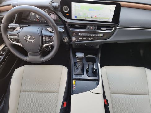 Used 2025 Lexus ES 350 w/ Premium Package image 26
