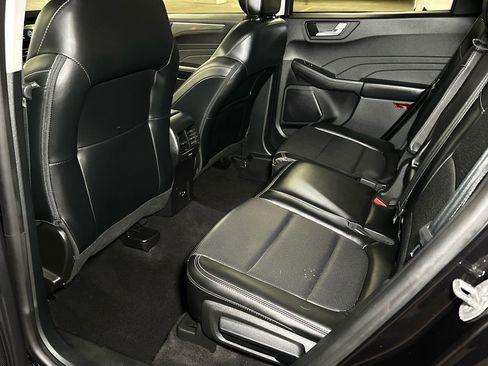 Used 2022 Ford Escape Titanium w/ Class II Trailer Tow Package image 19