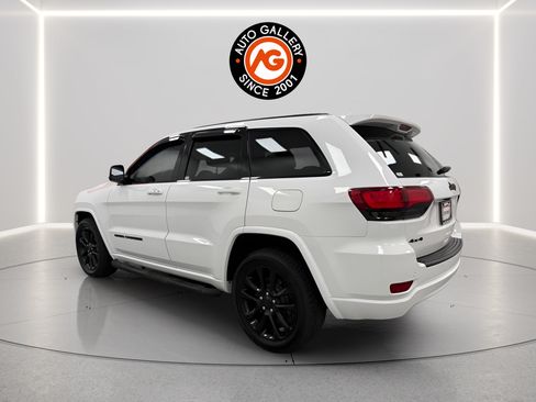 Used 2020 Jeep Grand Cherokee Altitude AWD/4WD image 5