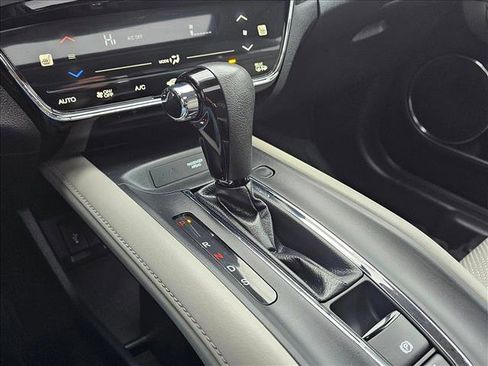 Used 2017 Honda HR-V EX image 29