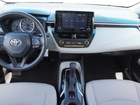 Used 2022 Toyota Corolla LE FWD image 25
