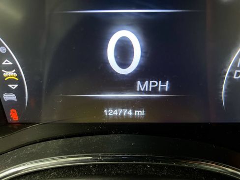 Used 2019 Jeep Grand Cherokee Altitude AWD/4WD image 13