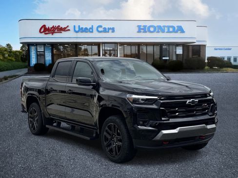 Used 2024 Chevrolet Colorado Z71 w/ Z71 Convenience Package 2 AWD/4WD image 7
