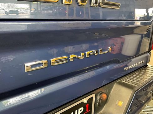 Used 2024 GMC Sierra 2500 Denali Ultimate image 10