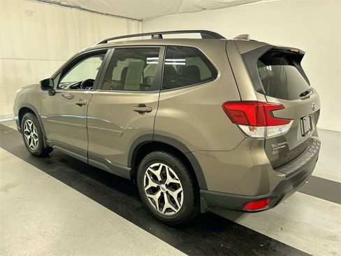 Used 2020 Subaru Forester Premium image 7