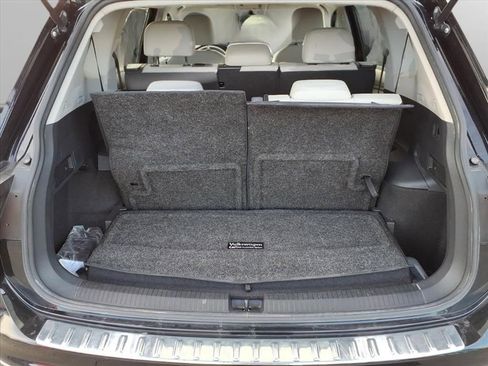 Used 2021 Volkswagen Tiguan SE image 5