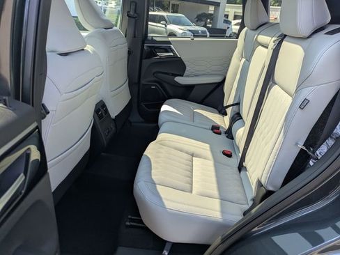 New 2025 Mitsubishi Outlander SEL image 26