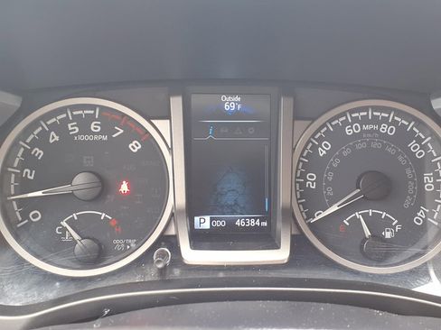 Used 2023 Toyota Tacoma SR5 RWD image 11
