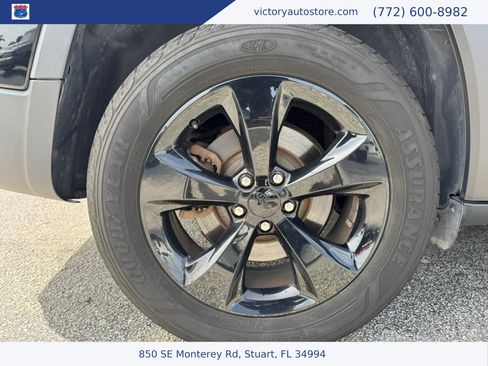 Used 2018 Jeep Cherokee Latitude w/ Altitude Package AWD/4WD image 14
