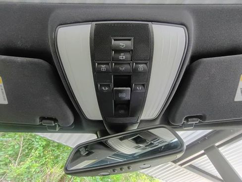Used 2013 Mercedes-Benz E 350 Sedan image 44