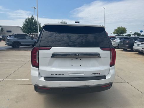 Used 2023 GMC Yukon AT4 w/ AT4 Premium Package AWD/4WD image 4