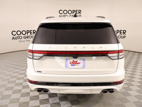 Used 2025 Lincoln Aviator AWD w/ Jet Appearance Package image 24