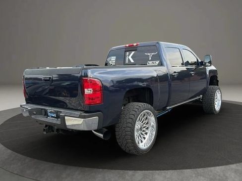 Used 2011 Chevrolet Silverado 2500 LTZ w/ LTZ Plus Package AWD/4WD image 5