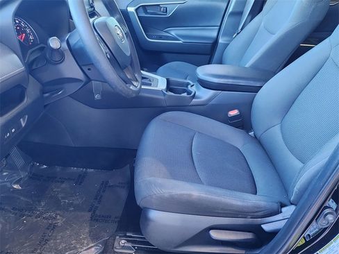 Used 2020 Toyota RAV4 LE image 47