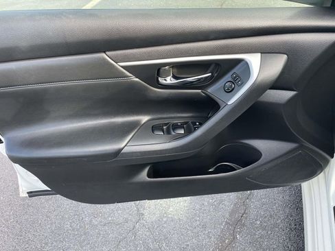 Used 2018 Nissan Altima 2.5 SR image 24