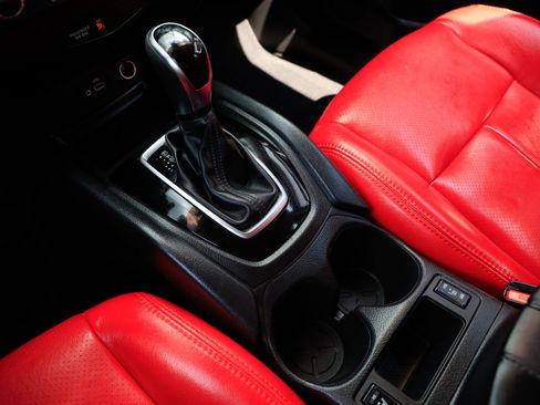 Used 2019 Nissan Rogue SV image 42