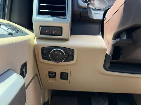Used 2019 Ford F150 Lariat AWD/4WD image 13