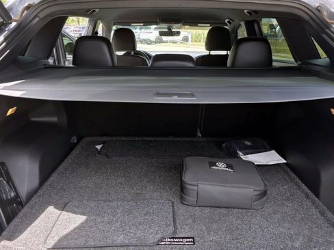 Certified 2023 Volkswagen Atlas Cross Sport SE w/ Black Wheel Package FWD image 19