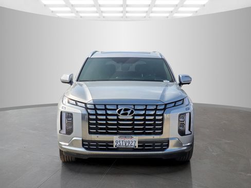 Used 2024 Hyundai Palisade Calligraphy image 3