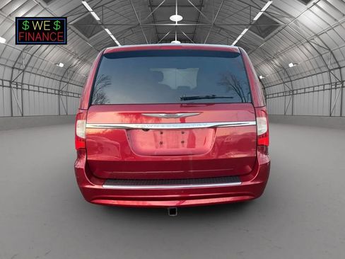 Used 2013 Chrysler Town & Country Touring w/ Trailer Tow Group image 5