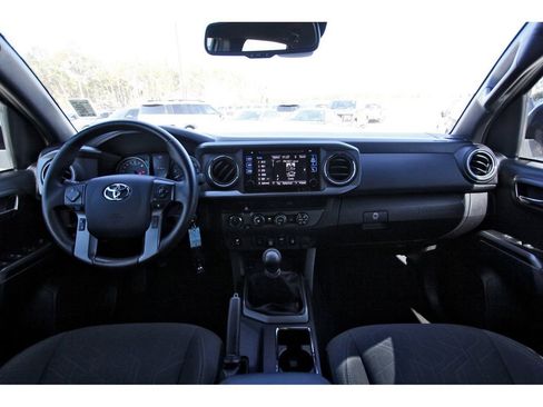 Used 2019 Toyota Tacoma TRD Sport image 12