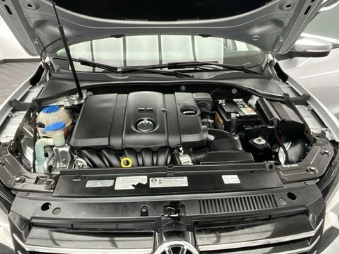 Used 2014 Volkswagen Passat Wolfsburg Edition image 28