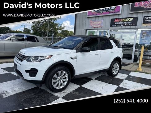 Used 2017 Land Rover Discovery Sport SE AWD/4WD image 1