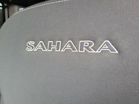 Used 2017 Jeep Wrangler Unlimited Sahara w/ Dual Top Group image 12