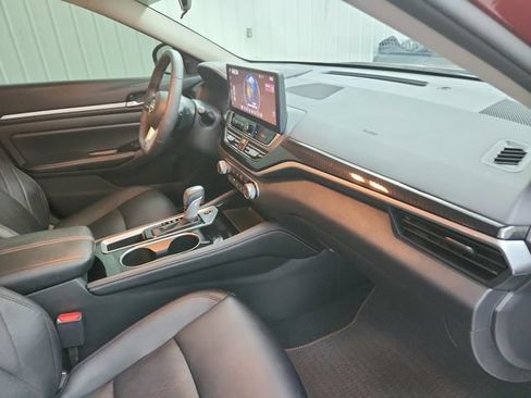 Used 2024 Nissan Altima 2.5 SR w/ SR Premium Package FWD image 36