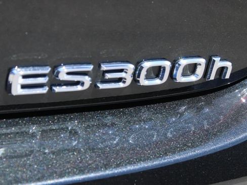 Used 2025 Lexus ES 300h w/ Premium Package FWD image 6