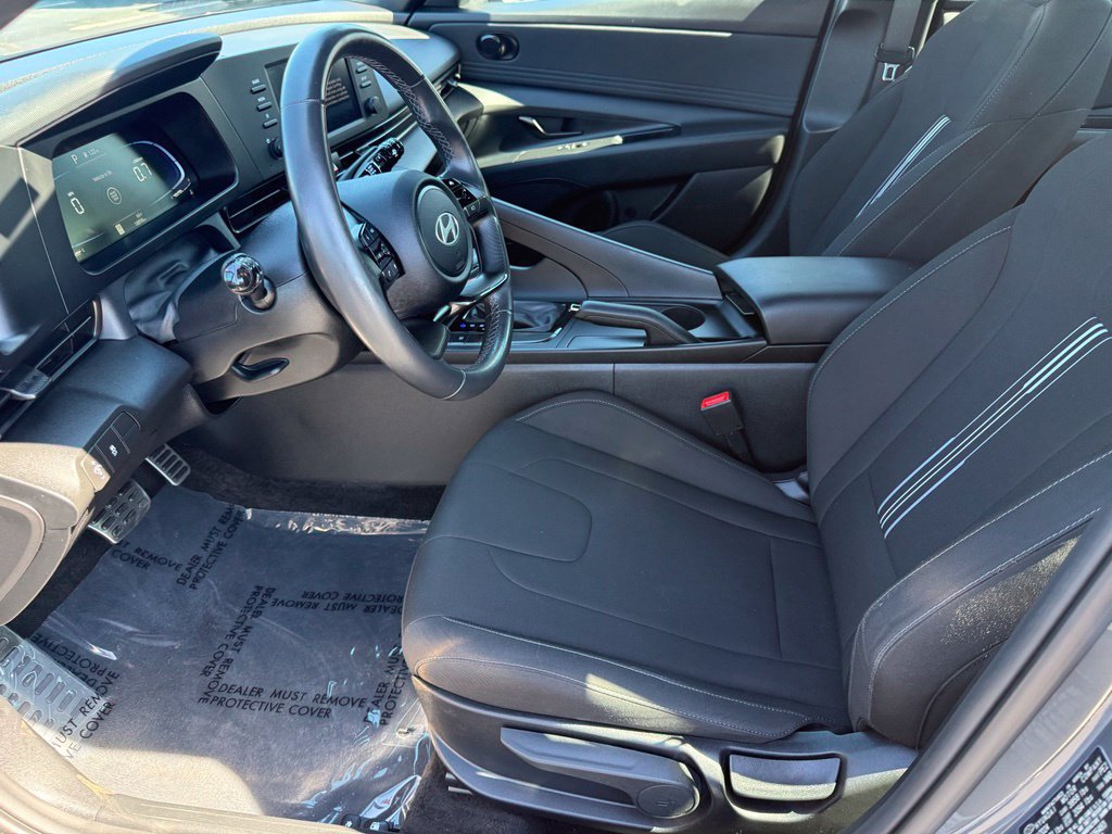 Used 2025 Hyundai Elantra Sport FWD image 14
