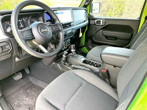 New 2026 Jeep Gladiator Sport image 18