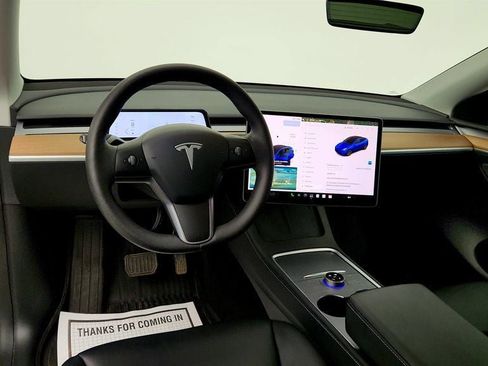 Used 2024 Tesla Model Y Long Range AWD/4WD image 12