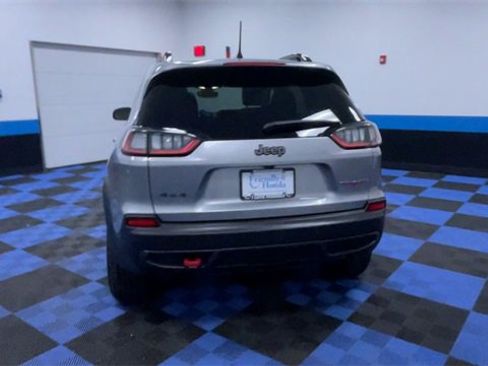 Used 2022 Jeep Cherokee Trailhawk image 7