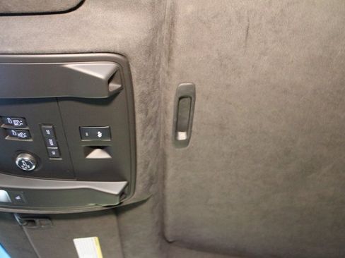 Used 2016 Cadillac Escalade Platinum image 28