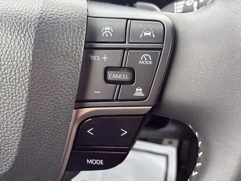 Used 2026 Toyota Camry Hybrid image 37