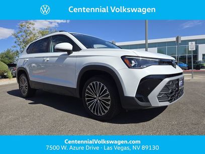 Certified 2025 Volkswagen Taos SE w/ Panoramic Sunroof Package