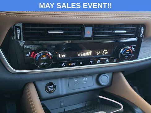Used 2025 Nissan Rogue Platinum FWD image 29