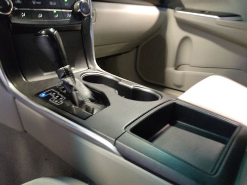 Used 2017 Toyota Camry LE image 26