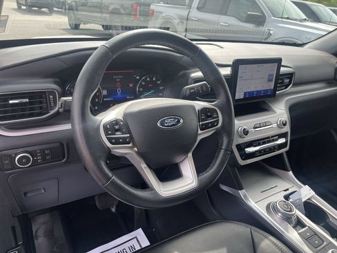 Certified 2023 Ford Explorer XLT w/ Equipment Group 202A AWD/4WD image 7