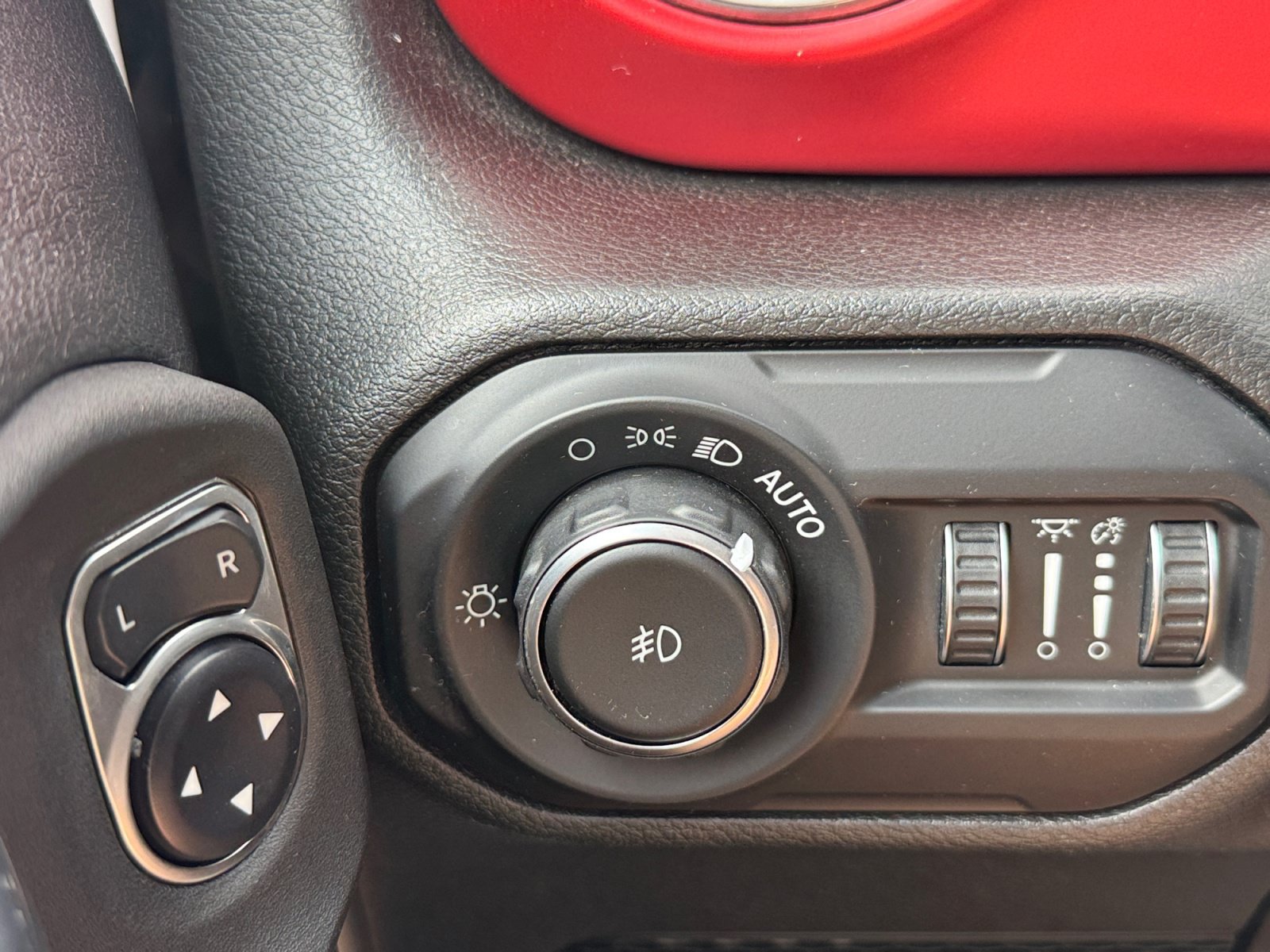 Used 2021 Jeep Wrangler Rubicon AWD/4WD image 19
