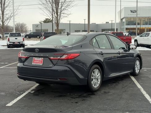 Used 2026 Toyota Camry LE image 5