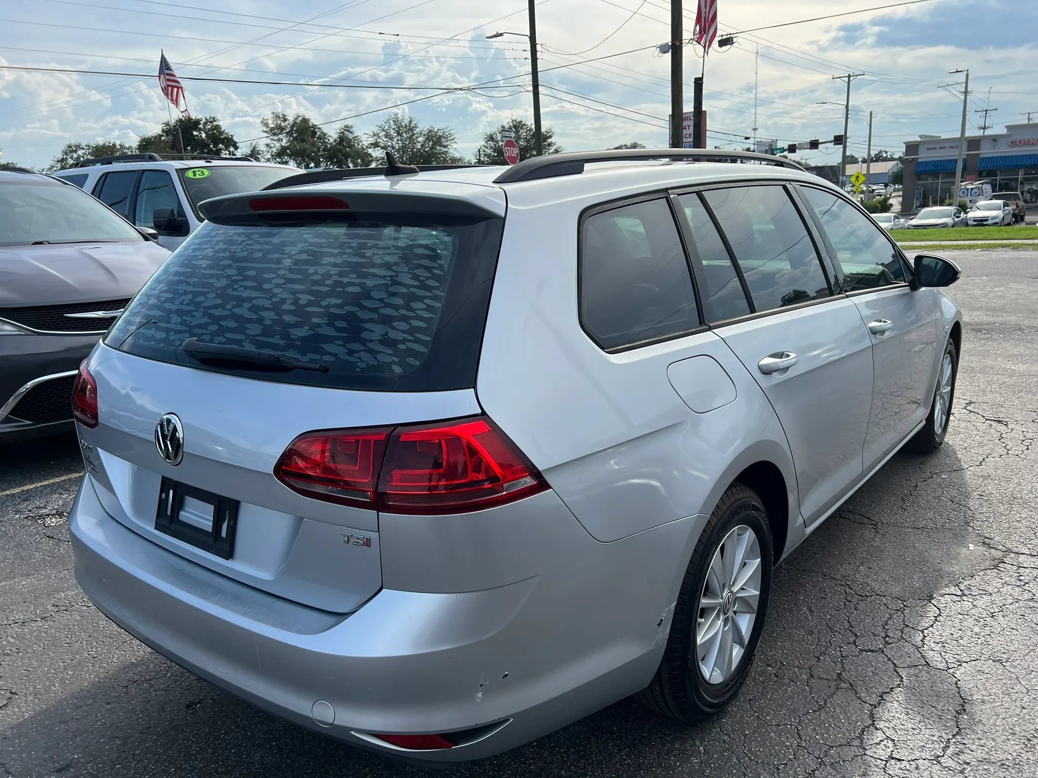 Used 2017 Volkswagen Golf S FWD image 5