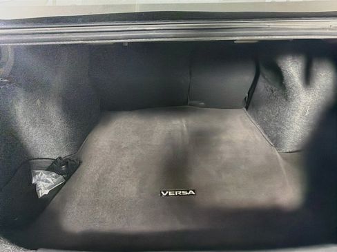 Used 2025 Nissan Versa SR FWD image 26