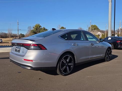 Used 2024 Honda Accord Sport image 5