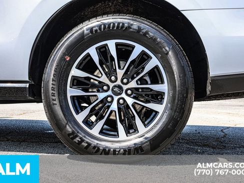 Used 2025 Ford Expedition Platinum AWD/4WD image 17