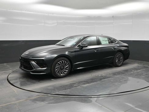 New 2026 Hyundai Sonata Limited FWD image 4