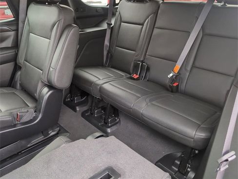 Certified 2024 Chevrolet Tahoe Z71 w/ Luxury Package image 25